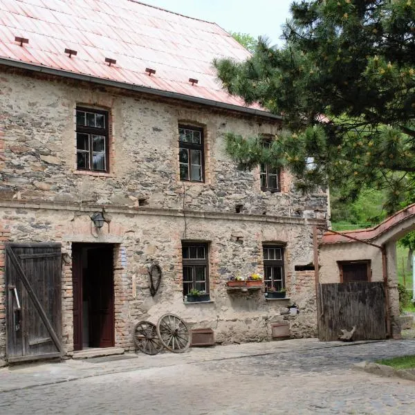 Na koňské farmě, hotel en Malečov