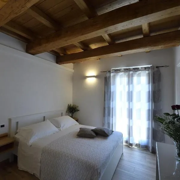 Le Benedettine Affittacamere Relais, hotel v destinaci Fondi
