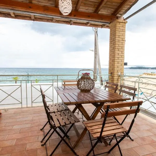 Seaview stone apartment in Ipsos Beach，位于阿普索斯的酒店