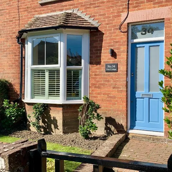 Vine Cottage, hotel in Tenterden