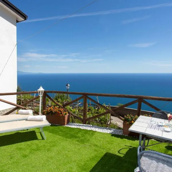 Holidays Perla d'Amalfi, hotel v Amalfi