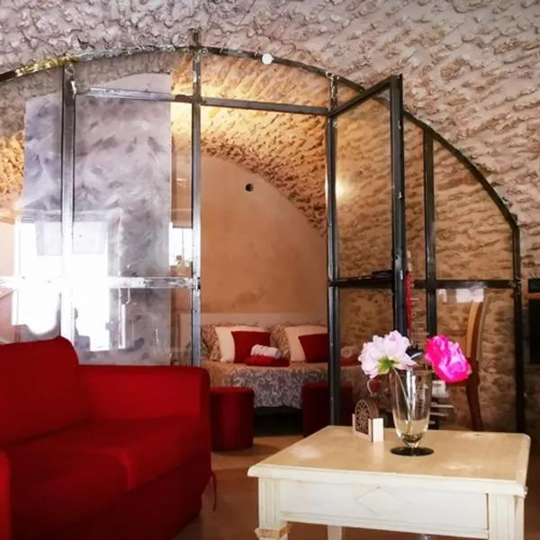 Chambre d hote de charme avec plein d authenticité du 13 ème siècle, готель у місті Шатонеф-дю-Пап