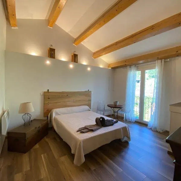 A MANDRIA, appartements avec cuisine 30m2, patio, vue Montagnes et citadelle, 5 minutes à pied du centre ville et des rivières, hotel v Corte