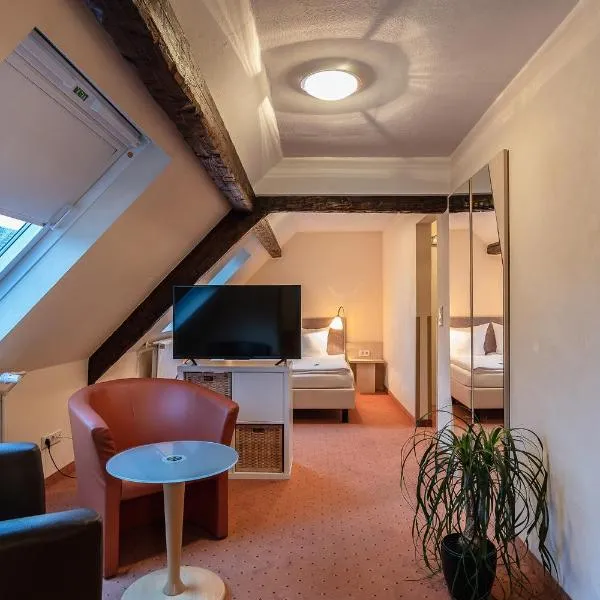Hotel Altes Weinhaus, hotel v destinaci Neustadt an der Weinstraße