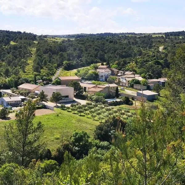 Maison au milieu des vignes, отель в городе Aigues-Vives