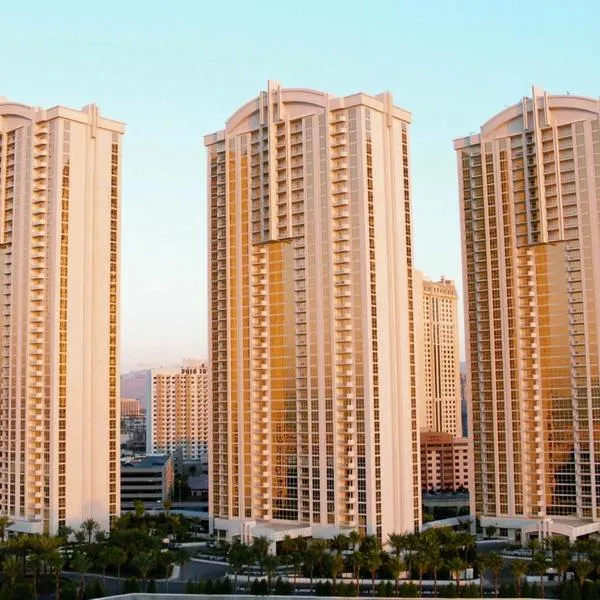 Jet Luxury at The Signature Condo Hotel, hotel in Las Vegas