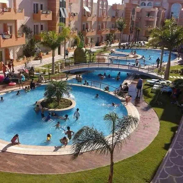 Appartement S 1 résidence les Dunes sousse avec piscine: Henndi el Menzel şehrinde bir otel