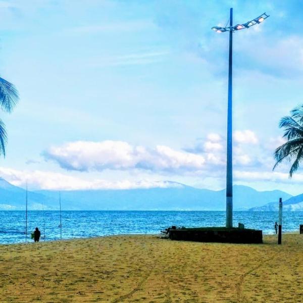 Pé na Areia Martim de Sá Caraguatatuba