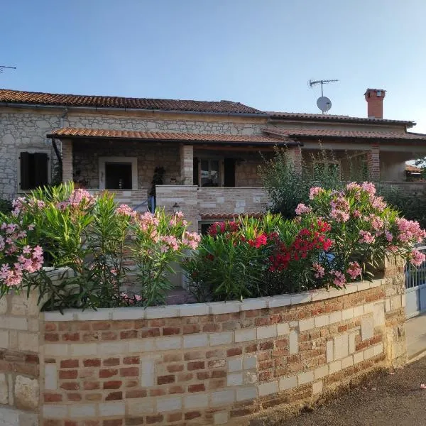 Apartmani Memić 100 m do plaže, APARTMENTS MEMIĆ ONLY 100M FROM BEACH, hotel v Poreči