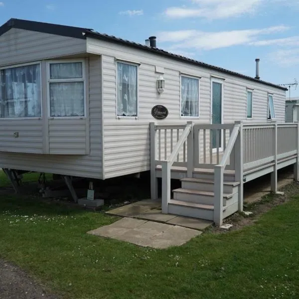 Lyntons 3 bedroom caravan pets stay free, hotel in Heacham