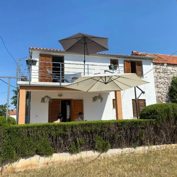 Orange&Blue Apartments, hotel u gradu Sukošan