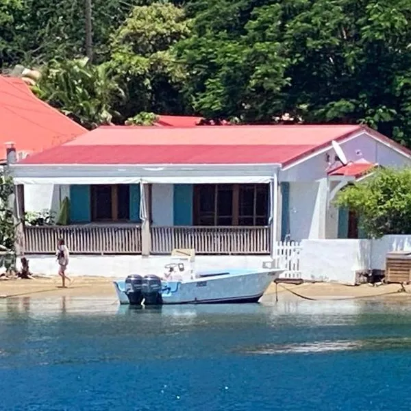 Villa GRENADINE Vue panoramique, les pieds dans l'eau, hotel in Petites-Anses