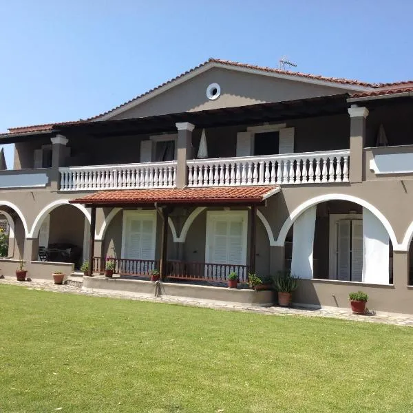 Babis Apartments & Studios Iremia, Hotel in Acharavi