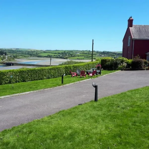 Bridgeview Farmhouse Bed and Breakfast, hotel in Kilbrittain