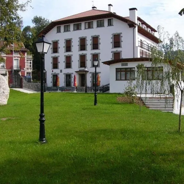 Hotel El Tilo, hotel v destinaci Panes