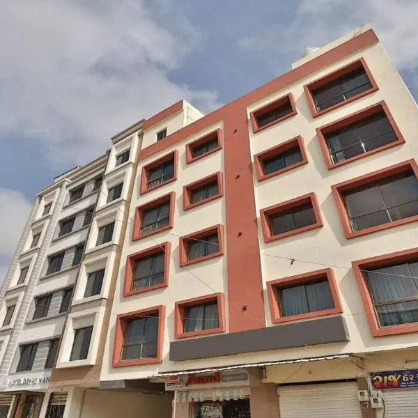 Hotel The Kuber, khách sạn ở Dwarka