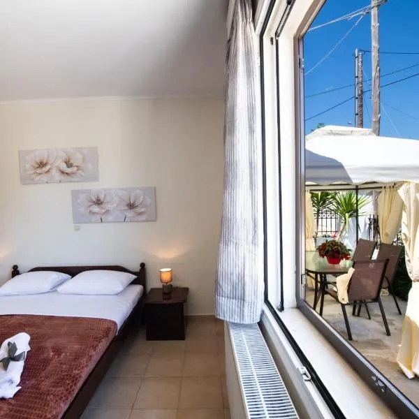 Irinis House, hotel v destinaci Komílion
