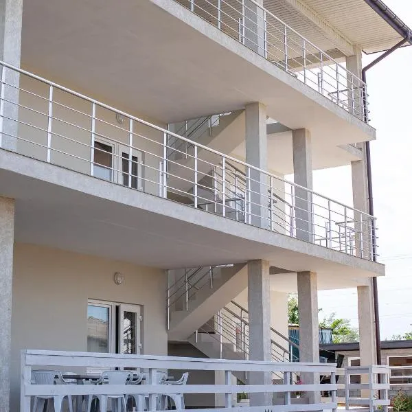 Estate House, hotel in Zatoka