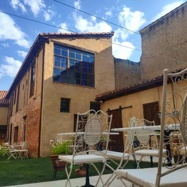 Albergue Casa de los Hidalgos - Sólo para Peregrinos, hotel in Veguellina de Órbigo