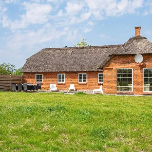 Spacious Retreat with Spa - By Traum Ferienwohnungen, hotel in Øby