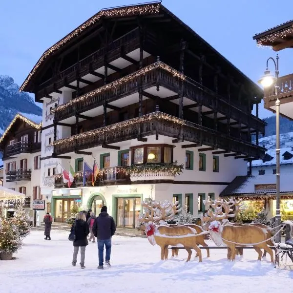 Post Hotel Ristorante Tyrol, hotel i Moena