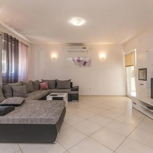 Apartment M&A, hotel v destinaci Biograd na Moru