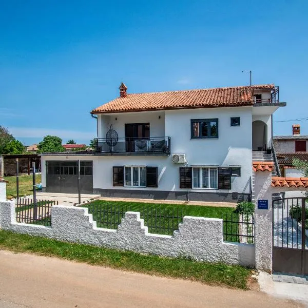 House Nada apartman, Hotel in Muntić