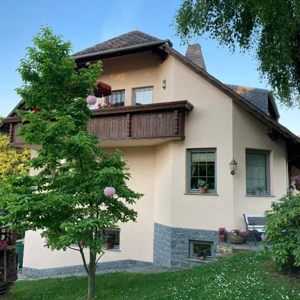 Ferienwohnung Prüfer, hotel v destinaci Greiz