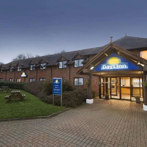 Days Inn by Wyndham Sevenoaks Clacket Lane, hotel in Godstone