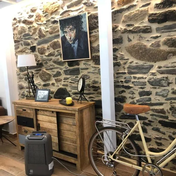 Apartamento completamente equipado en Pontedeume., hotel Puentedeuméban