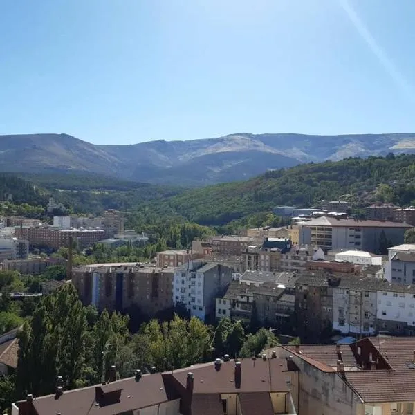 Alojamiento Completo 'Mira Béjar', hôtel à Ledrada