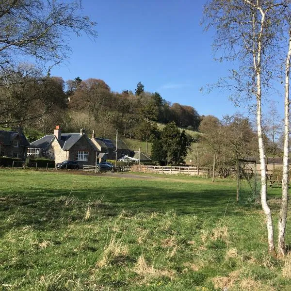 Auld Skuil, hotel v destinaci Ashkirk