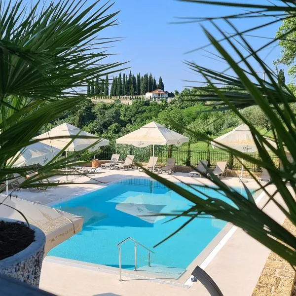 Hotel Stara šola - Oleander Resort, מלון באיזולה