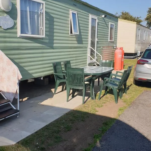 Inviting 3-Bed Caravan in Porthcawl, hotel en Porthcawl