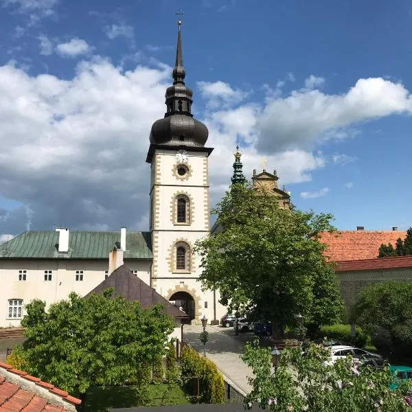 Noclegi U Bram Klasztoru, hotel a Jazowsko