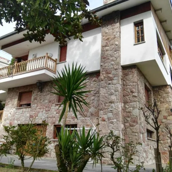Albergue La Costana, hotel v destinaci Oviedo