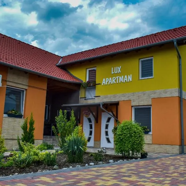 LUX Apartman Maroslele – hotel w mieście Maroslele