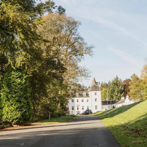 Barony Castle Hotel, hotel in West Linton