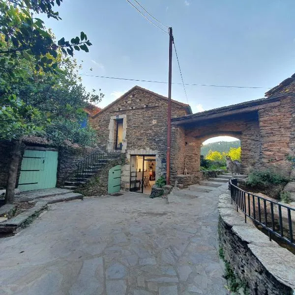 Lou Rey Éco Hameau - Gîte, Chambre d'Hôtes & Table d'Hôtes, hotel in La Roque