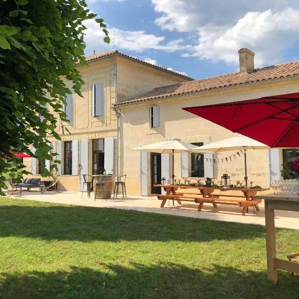 Chambres d'hôte & Gîte Château Le Conte - Saint Emilion: Saint-Hippolyte şehrinde bir otel