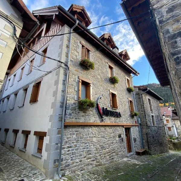 Metsola Apartamentos Rurales, hotel em Burgui