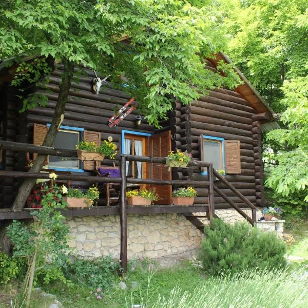 B&B Le Corone - Chalet nel Bosco、Cavaloのホテル