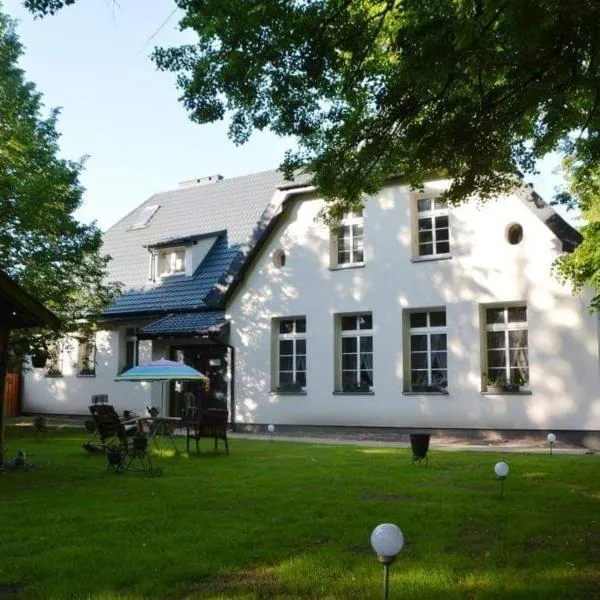 Gospodarstwo Agroturystyczne Dworek Andrzejówka, hotel v destinaci Gardzień