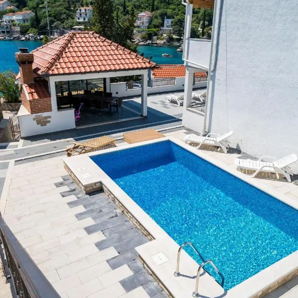 Mata Family Apartments, hotel en Srednji Radovčići
