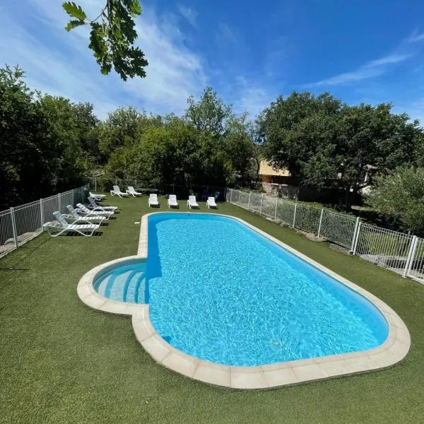 Gîtes des Campanes, hotel v destinácii Saint Alban Auriolles