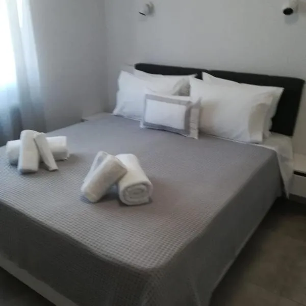 Aiolos Blu Luxury Apartments, hotel din Nea Roda