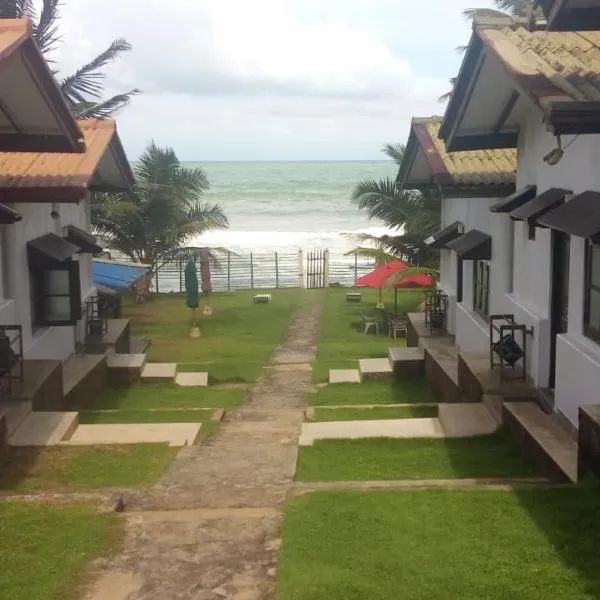 Ramon beach resort, хотел в Waturegama