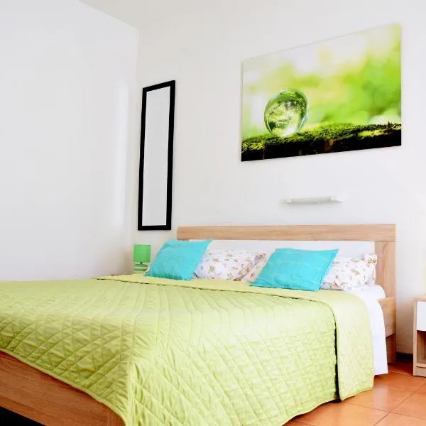 Rooms Vilma close to Rab City, ξενοδοχείο σε Rab