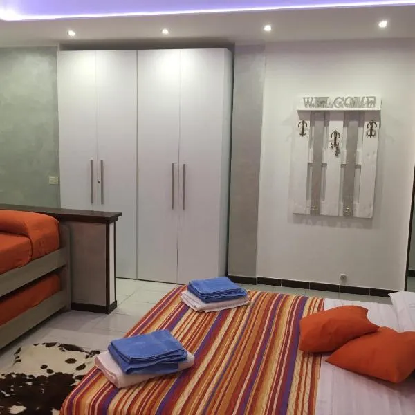 Big family bed & breakfast, hotel v destinaci Suello