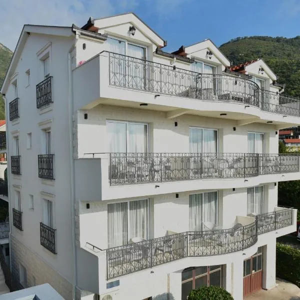 Villa Julia, hotel a Baošići